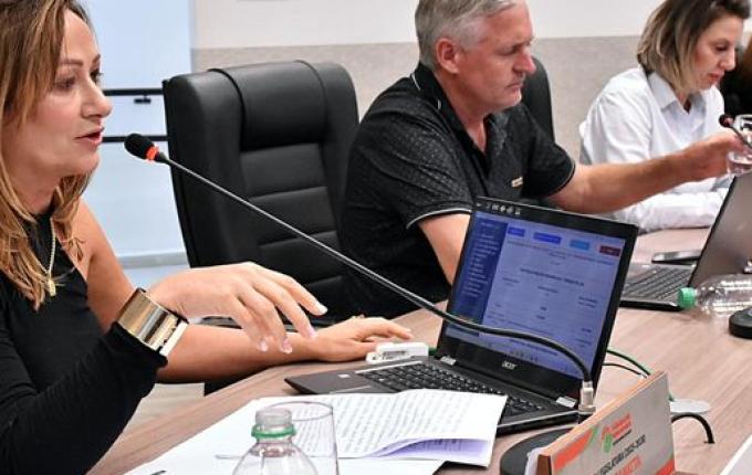 Vereadora pede convocação de secretários para explicar concessão de água e saneamento