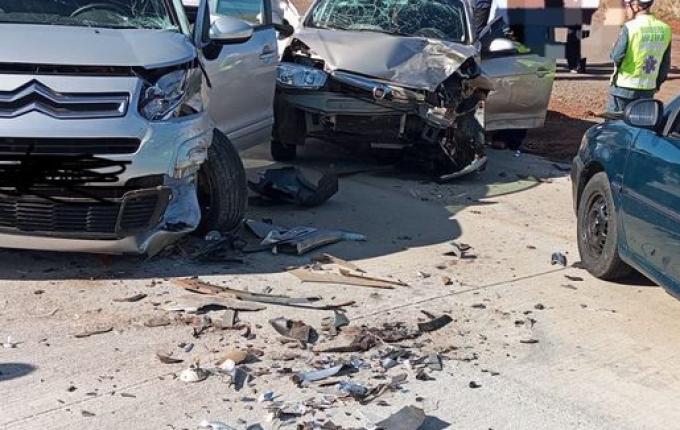 Colisão entre cinco veículos deixa um ferido na SC-305, em Campo Erê