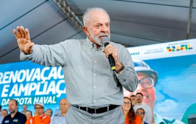 Em meio à baixa popularidade, Lula destaca Pé-de-Meia e Farmácia Popular em fala na TV