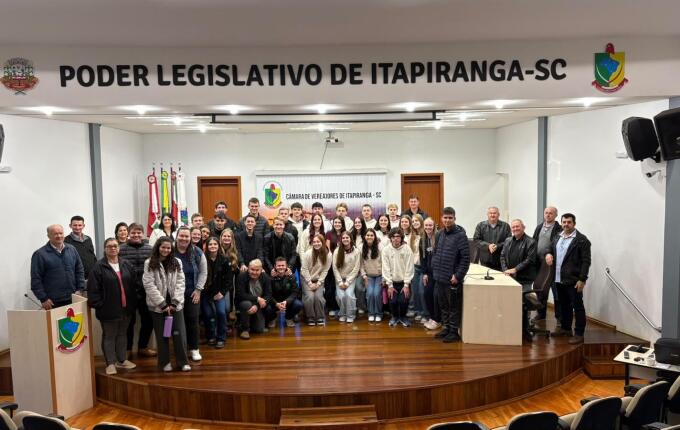 Estudantes indicam melhorias em sessão da Câmara de Vereadores