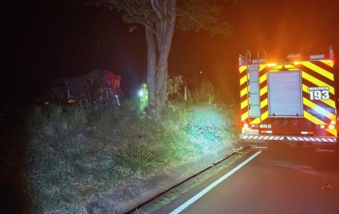 Saída de pista de veículo deixa mulher ferida em Guaraciaba