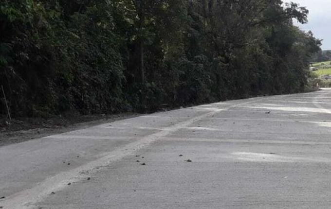 Aplicação do concreto avança na BR-163, em São José do Cedro; assista