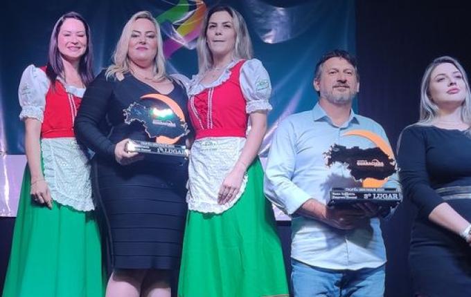 Troféu Destaque é entregue pela Prefeitura de Guaraciaba