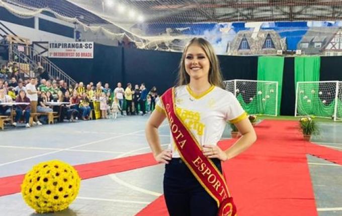 Thaina Schuck é escolhida Garota Esporte 2022 de Itapiranga