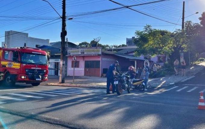 Homem fica ferido após colisão frontal no centro de SMO