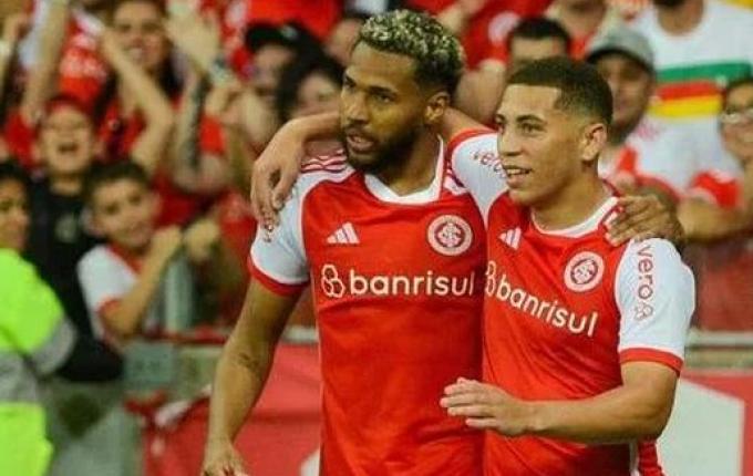 Inter não repete últimas boas atuações, mas bate o Vitória no Beira-Rio por 3 a 1