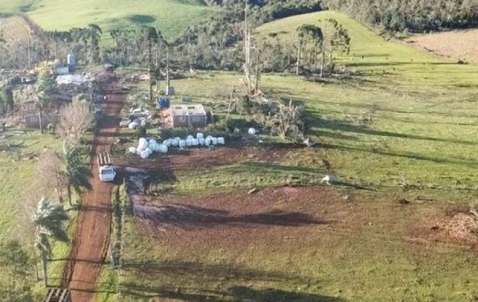 Fenômeno que causou estragos em Passos Maia foi um tornado, confirma Defesa Civil