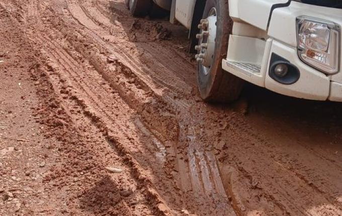 Chuvas causam estragos e Secretaria de Obras de Guaraciaba acelera recuperação de estradas