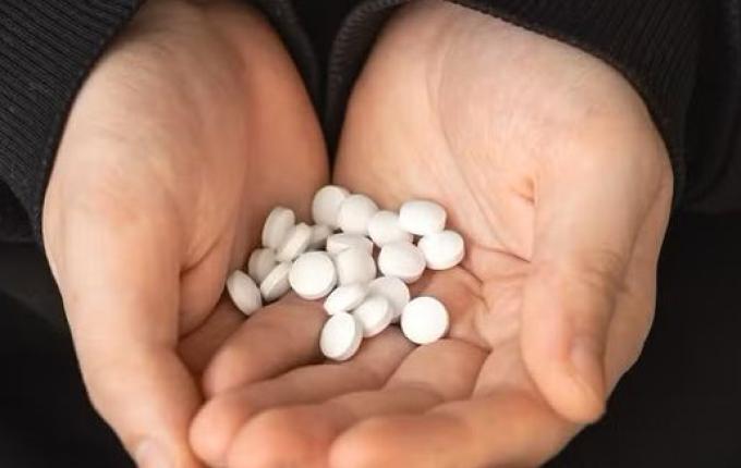 Uso de clonazepam cresce entre idosos e alerta médicos para risco de dependência silenciosa