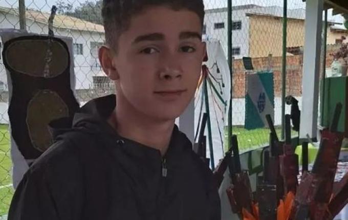 Bombeiros encontram corpo de adolescente desaparecido em praia de SC