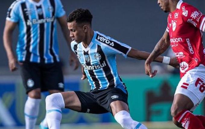 Grêmio empata mais uma, desta vez contra o Vila Nova e continua fora do G-4