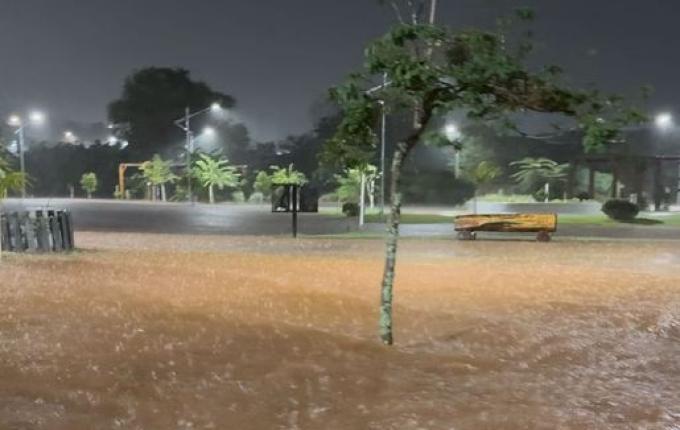 Chuva provoca alagamentos em São Miguel do Oeste