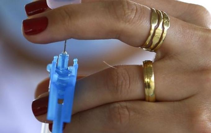 Baixa procura por vacinação contra Covid pode causar perda de 60 mil doses em SC