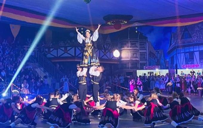 Grande público prestigia o Show da 43ª Oktoberfest em Itapiranga