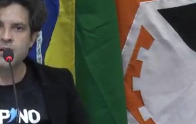 Vereador se exalta durante discurso, passa mal e desmaia; veja o vídeo