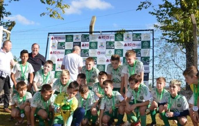 Escola da Chapecoense conquista título no Rio Grande do Sul