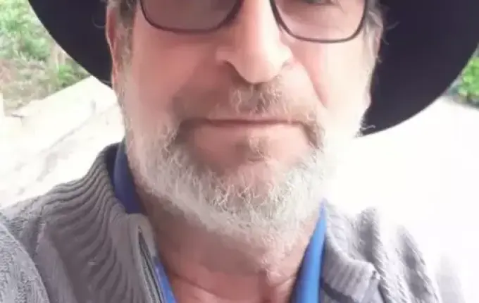 Motorista morre e 23 crianças ficam feridas em acidente em SC