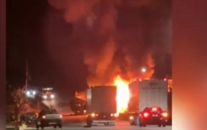 Acidente entre três veículos deixa 22 mortos na BR-116 em MG