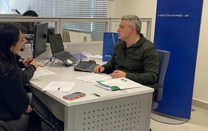 Prefeito assina contratos para 67 novas casas populares em São Miguel do Oeste