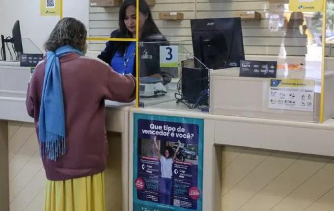 Mais de 60 mil vítimas de fraude no INSS foram atendidas nos Correios