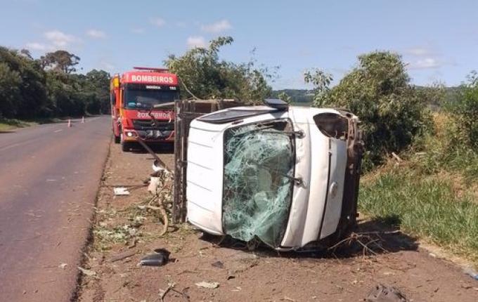 Saída de pista deixa uma pessoa ferida