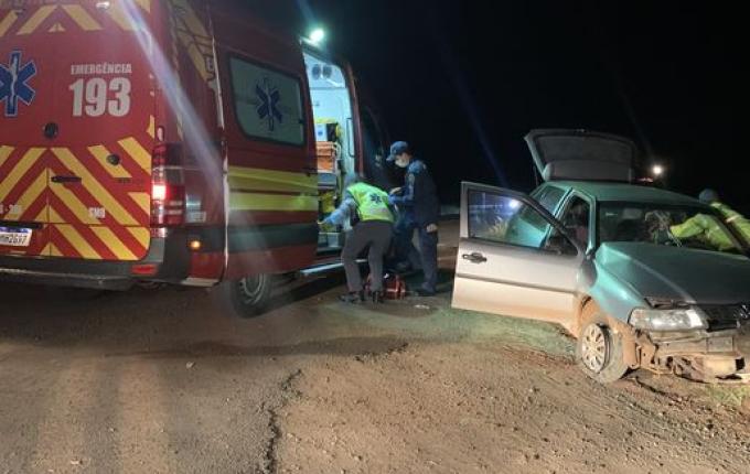 Vídeo: Colisão entre carro e caminhão deixa dois feridos na SC-492 em Bandeirante