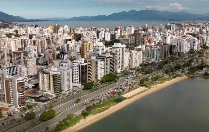 Investigados ligados ao PCC são alvos de operação em Florianópolis