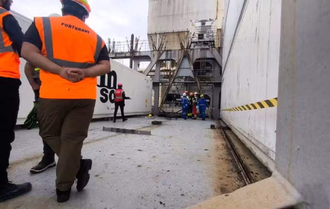 Trabalhor morre prensado por contêiner durante operação no Porto de Navegantes