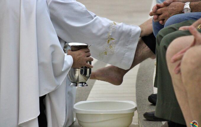 Missa de Lava-Pés abre celebrações do Tríduo Pascal em São Miguel do Oeste