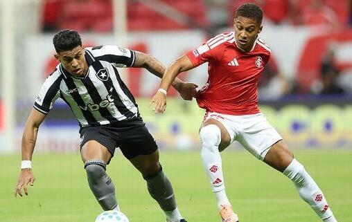 Internacional reage duas vezes e arranca empate com o Botafogo no Nilton Santos