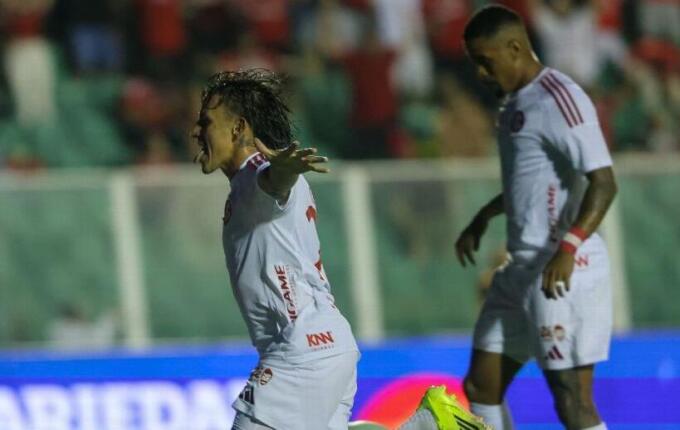 Internacional vence o Athletic-MG, ameniza pressão e fica a um empate da classificação na Copa do Brasil