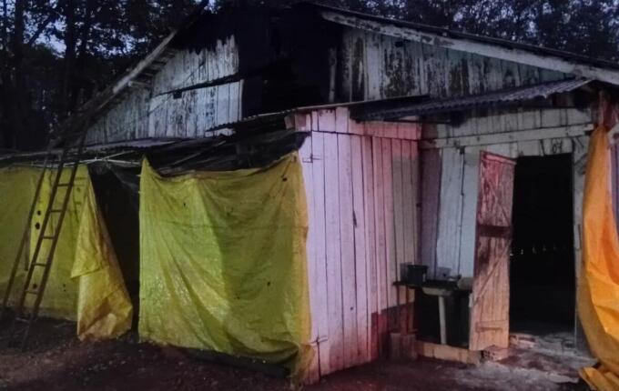 Incêndio atinge aviário no interior de Tunápolis