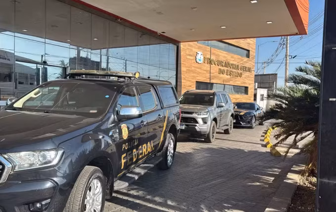 PF faz operação contra ex-governador Mauro Mendes e investiga desvio de R$ 308 milhões em MT