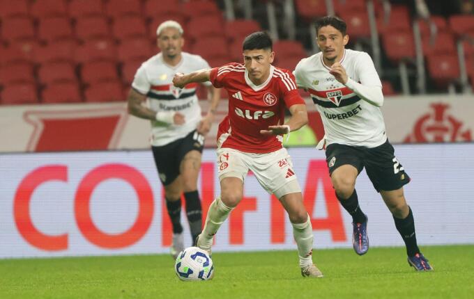 Inter sofre gol no primeiro tempo, não consegue reagir e deixa o Morumbi derrotado