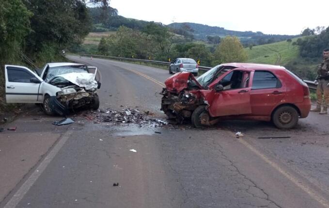 Mulher morre em colisão frontal na SC-160 em Saltinho