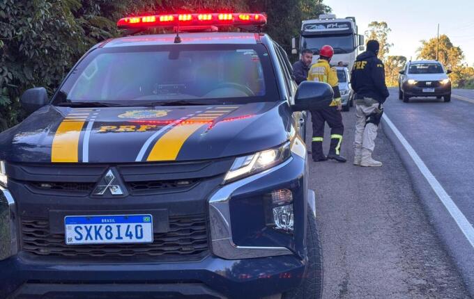 Acidente envolve caminhão e dois carros nas proximidades do Posto Bela Vista em São Miguel do Oeste