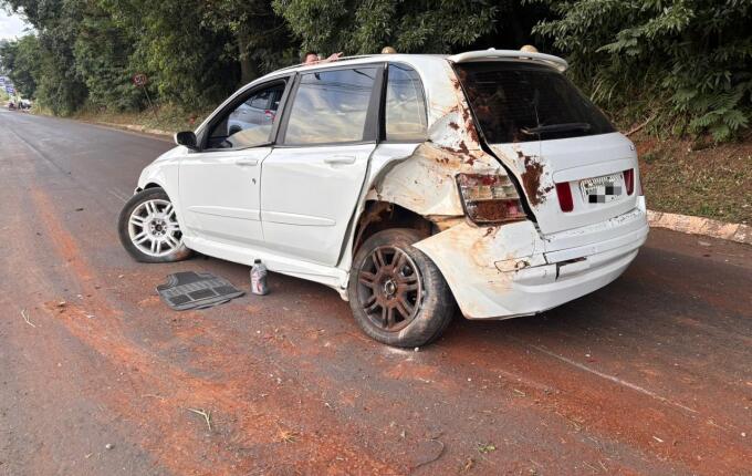 Homem foge de abordagem, sofre acidente e é preso com cocaína na Willy Barth