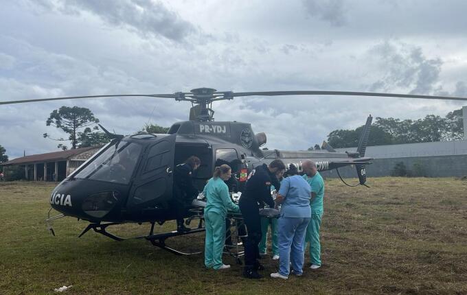 Homem fica preso a 10 metros de altura após galho cair sobre perna em SJCedro