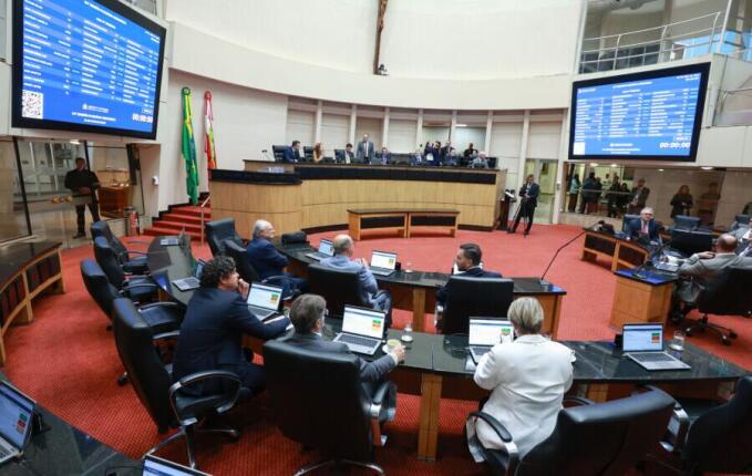 Alesc aprova mudanças nas emendas parlamentares após decisão do STF