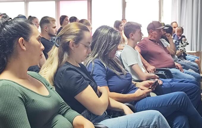 Reunião em São José do Cedro apresenta oportunidades do Crédito Fundiário para jovens agricultores