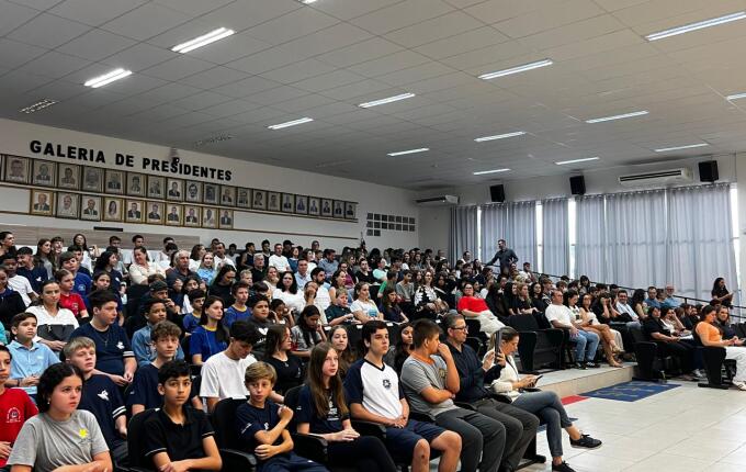 Jovens parlamentares são diplomados e elegem Mesa Diretora em São Miguel do Oeste