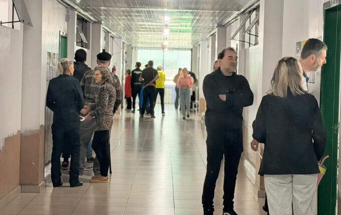 Votação começa tranquila no maior colégio eleitoral de SMOeste