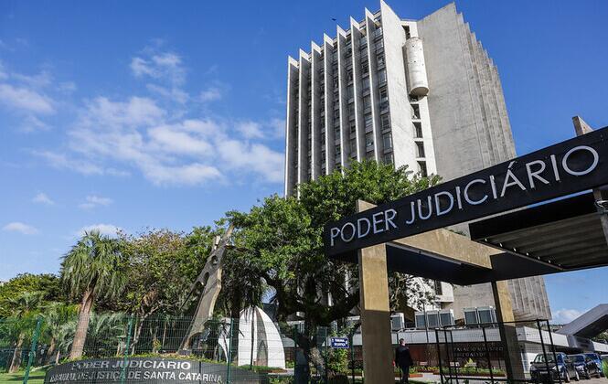 Justiça manda prefeitura de Bandeirante pagar aulas excedentes a professores de creche