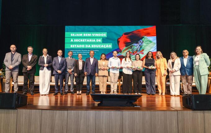 Educação de SC empossa 92 novos servidores para cargos administrativos e técnicos