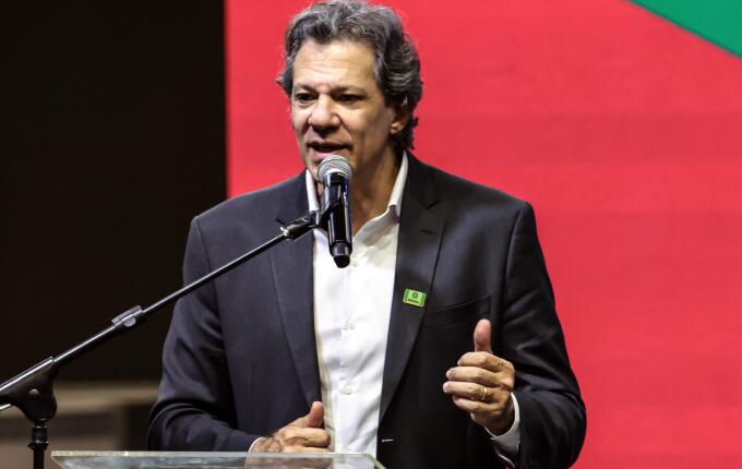 Último ato de Haddad: Ministro da Fazenda assina devolução de R$ 385 milhões a SC