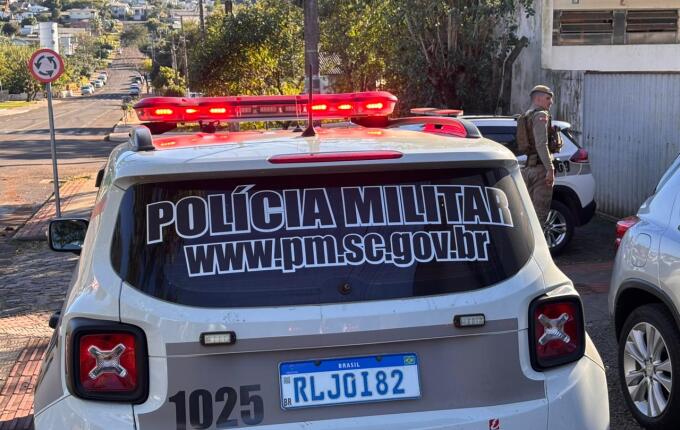 Mulher é presa em flagrante após furtar roupas de loja no centro de São Miguel do Oeste