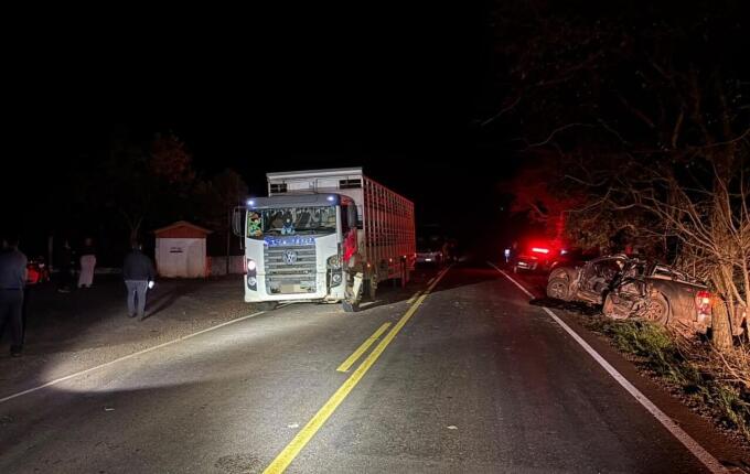 Motorista morre em colisão entre caminhão e caminhonete na SC-283 em Caibi
