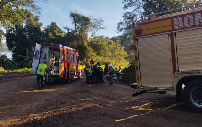 Jovem fica ferido em queda de moto no interior de Itapiranga