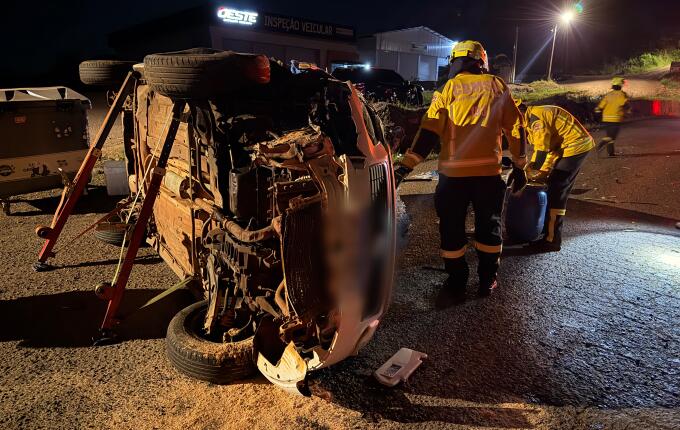 Acidente na BR-163 deixa motorista ferido em São Miguel do Oeste