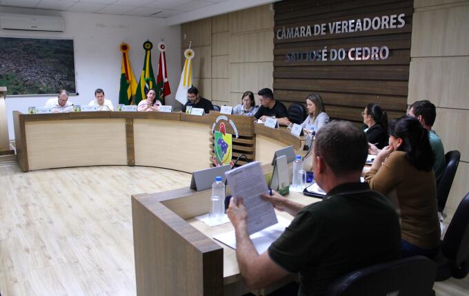Câmara de São José do Cedro aprova Programa Raízes do Cedro e apresenta projeto sobre licença-prêmio